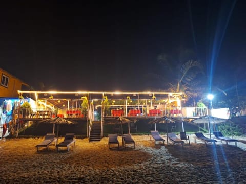 Happy Shack Beach And Wooden Huts Resort in Benaulim