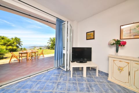 Living room, Sea view