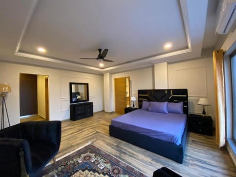*Designer’s Luxurious 1BHK at Top Location of Twin Cities!! Condo in Islamabad