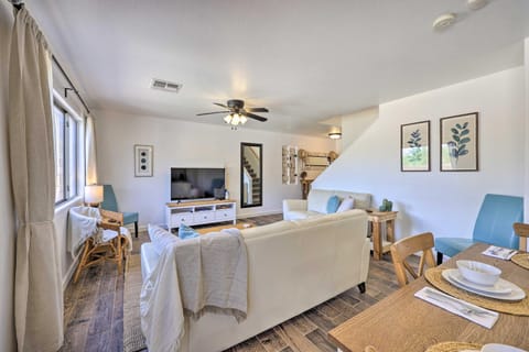 Updated Maricopa Retreat Less Than 2 Miles to Golf! Maison in Maricopa