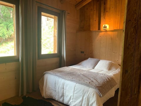 Chalet Authentique au Calme - 2 Appartements, PARKING, WIFI - FR-1-679-3 Chalet in Montriond