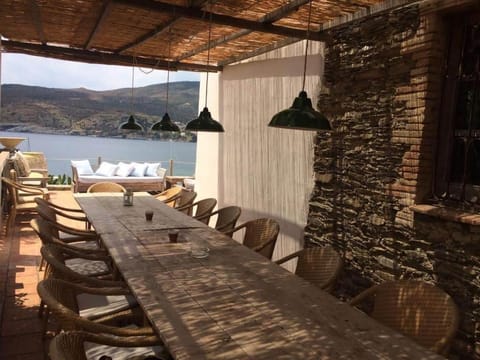 Isla Privada en Cadaqués de ensueño con 11 habitaciones dobles con baño privado y piscina Villa in Alt Empordà