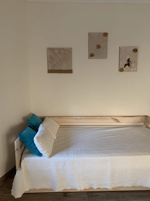 Deluxe Studio com terraço e varanda privada - 'Casinha da Amoreira' Guesthouse Bed and Breakfast in Coimbra