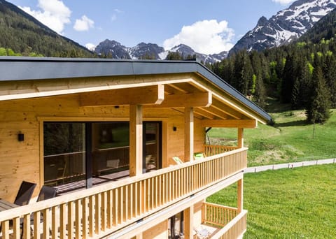 Balcony/Terrace, Mountain view