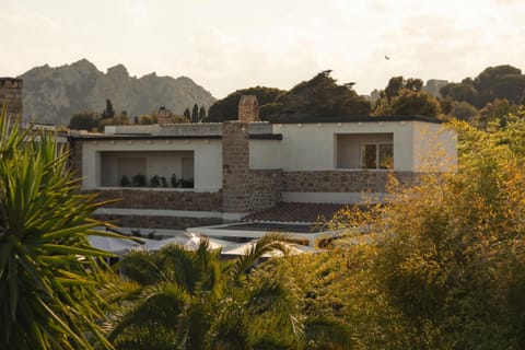 Property building, Facade/entrance, Garden view