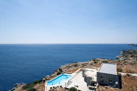 Seafront luxury villa with infinity pool & devine views! Villa in Crete