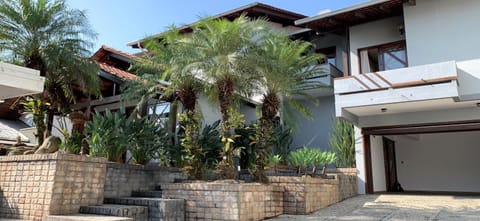 Property building, Day, Garden, Garden view