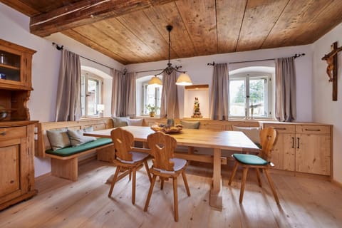 Haus Hoamat - Almrausch Apartment in Garmisch-Partenkirchen