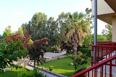 Facade/entrance, Bird's eye view, Garden, View (from property/room), Balcony/Terrace