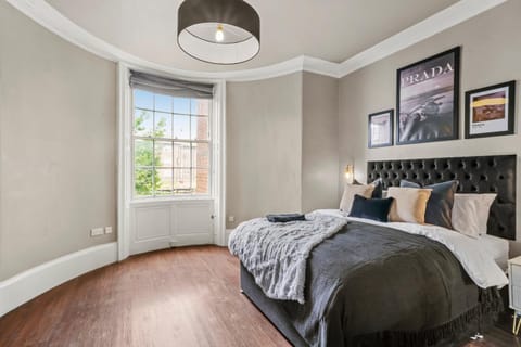 Stunning Georgian Apartment In Yorkshire - Parking Apartment in Wakefield