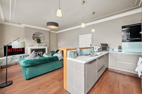 Stunning Georgian Apartment In Yorkshire - Parking Apartment in Wakefield