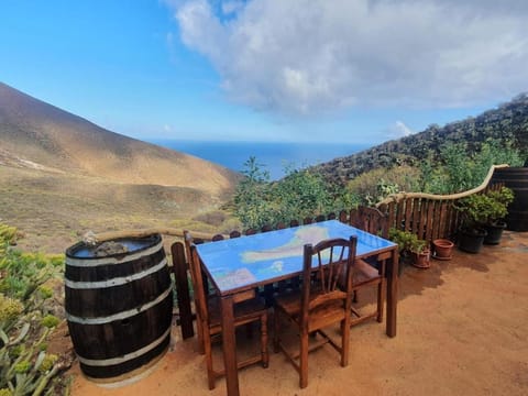 La Chusmita House in El Hierro