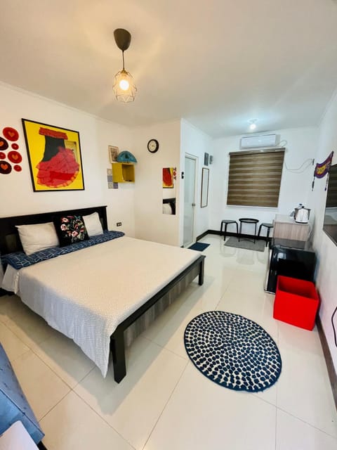 Barcelona Unit Tagaytay Wifi/Netflix/Parking Condo in Tagaytay