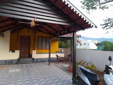 SHI's Shambhavi homestay -On the way to Isha, Maruthamalai Apartment in Coimbatore