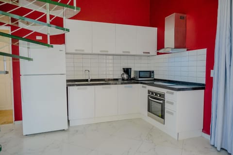 Spacious 4-bedroom apartment 2 km from Eagle beach Apartment in Noord