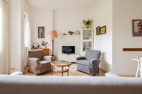 TV and multimedia, Seating area