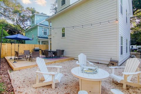 Southern Charming NEW Home Mins to Beach & Dwntn Haus in Mount Pleasant