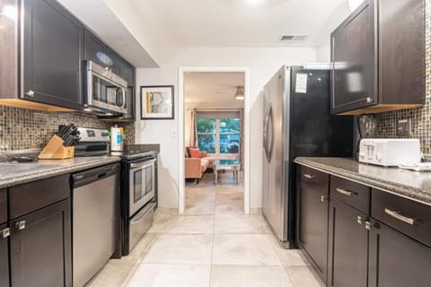 Wilton Manors Cottage East 2 Bed 2 Bath Wown Pool House in Wilton Manors