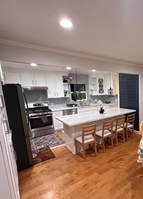 5 bedroom house in prestigious neighborhood! House in Walnut Creek