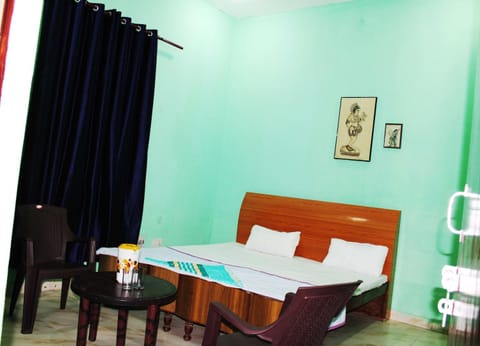 OYO Hotel Gracious Inn Hotel in Lucknow