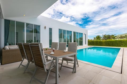 Modern 4 Bedroom Pool Villa! (PMKH-A6) Haus in Nong Kae