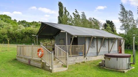 Finest Retreats - The Herdwick Safari Tent Chalet in Hertford