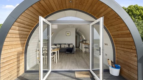 Finest Retreats - The Highland Camping Pod Chalet in Hertford
