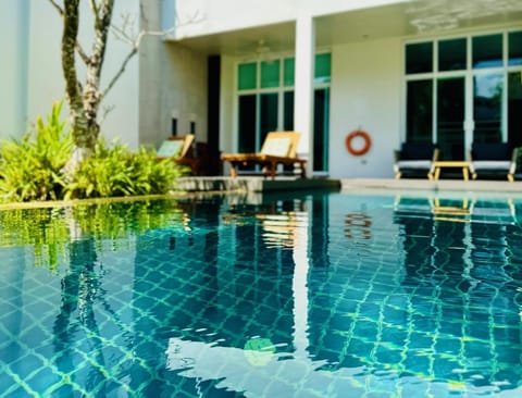 Pool view, Swimming pool, sunbed