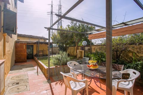 Patio, Inner courtyard view