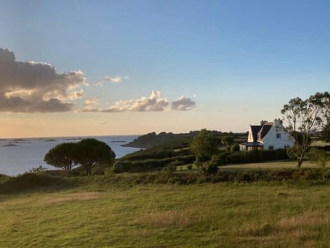 Kermartin - Maison de famille avec vue sur la baie de Morlaix House in Plougasnou