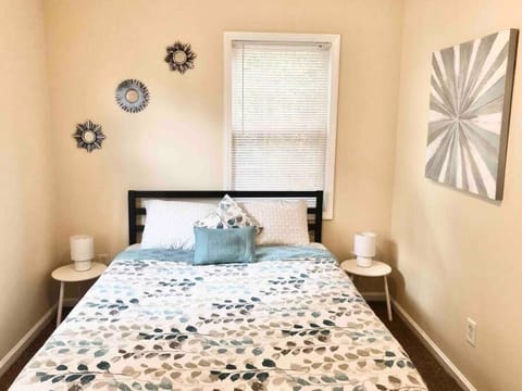 WelcomingTownhome - King Bed - Long Term Stays - UNC Condo in Carrboro