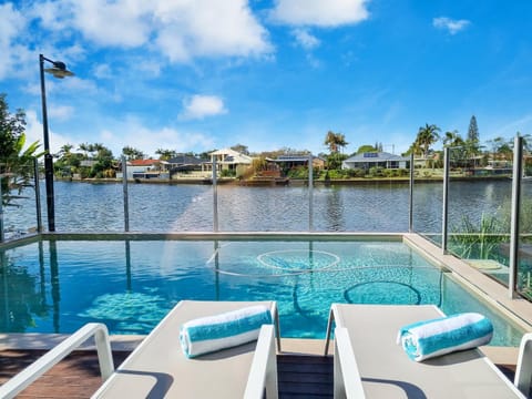 Luxurious Waterfront Paradise Stunning Views House in Currimundi