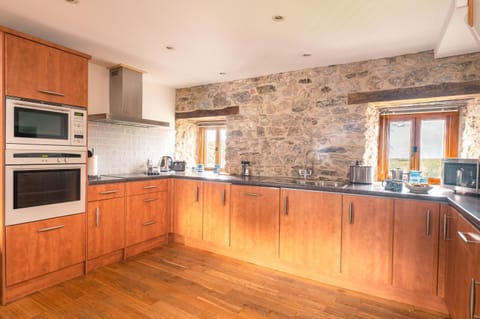 Stunning Converted Granary in Heart of St Davids Apartment in Saint Davids