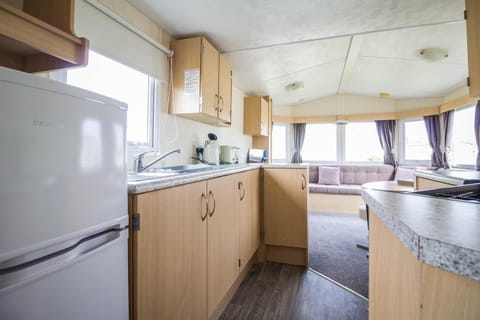 Lovely 8 Berth Caravan At Southview Holiday Park In Skegness Ref 33061c Campeggio /
resort per camper in Skegness