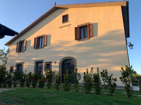 Property building, Day, Garden, Garden view