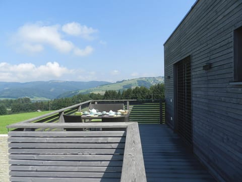 Balcony/Terrace, Garden view, Mountain view