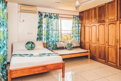 BEACHFRONT OCEAN VIEW ROOMS WITH A SWIMMING POOL Vacation rental in Mombasa