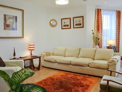 Retro Retreat House in Filey