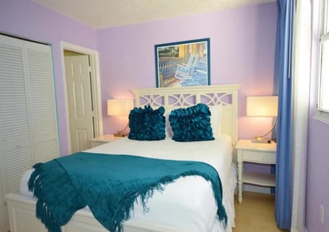 Sunrise Suites by TO Apartment in Stock Island