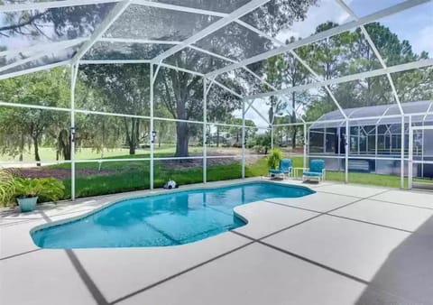 Lovely Home in Southern Dunes Golf & Country Club Gated Community House in Haines City