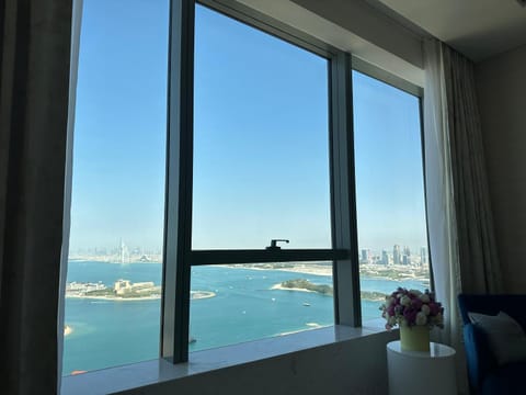 Palm Tower where Luxury & View meet in one place Apartamento in Dubai