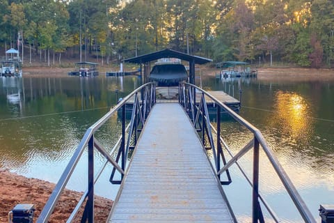 Chic House with Private Dock on Lake Hartwell! House in Lake Hartwell