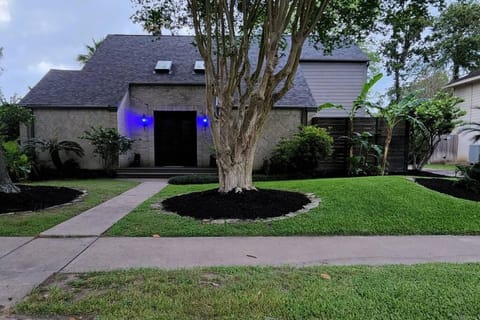 Modern Castle Villa in Pasadena