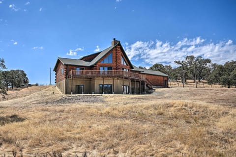 Luxury Cabin in Valley Springs with Theater and Views! House in Calaveras County