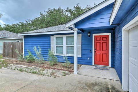 Pet-Friendly Rockport Home about 4 Mi to Beach! House in Rockport