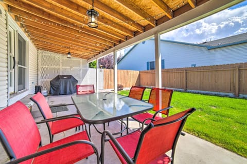 Idaho Falls Townhome about 5 Mi to Tauthaus Park! Casa in Idaho Falls