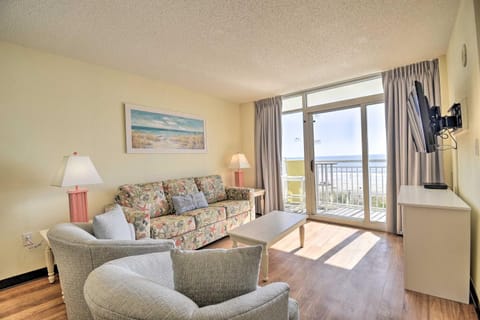 Oceanfront Condo with Perks in Bay Watch Resort Eigentumswohnung in Atlantic Beach