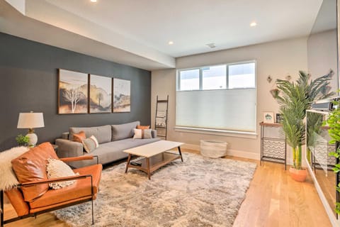 Upscale Denver Townhome with City Skyline Views Casa in Denver