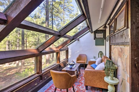 Woodsy Flagstaff Hideaway with Deck and Sunroom! House in Kachina Village