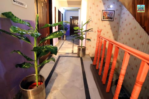 Royal INN Guest House Bed and Breakfast in Lahore